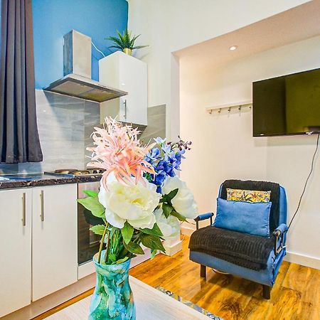 Studio With A Large Toilet And A Separate Room Budget Price Central Londýn Exteriér fotografie