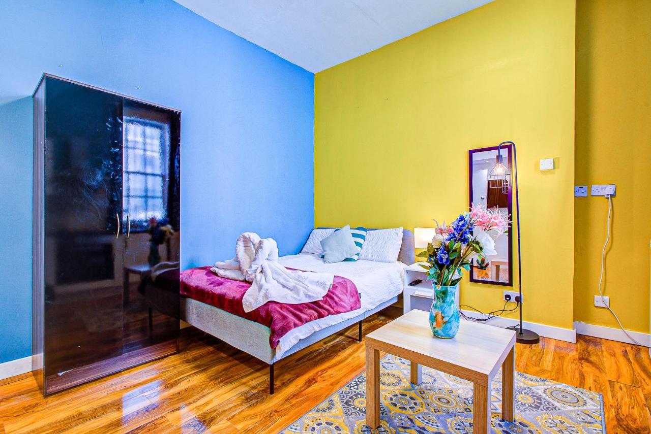 Studio With A Large Toilet And A Separate Room Budget Price Central Londýn Exteriér fotografie